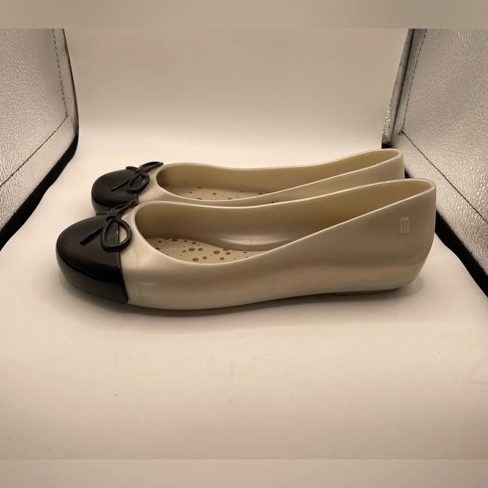 Mini Melissa Vegan Black and Cream now Flats size 3 girls